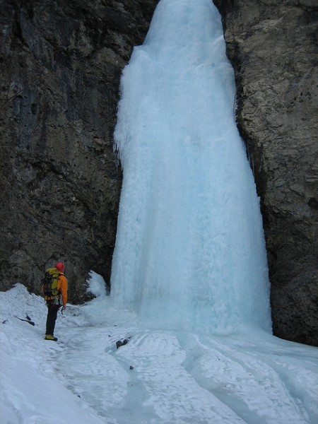 Steve looking up at first pitch of Professor Falls &#40;WI4&#41;