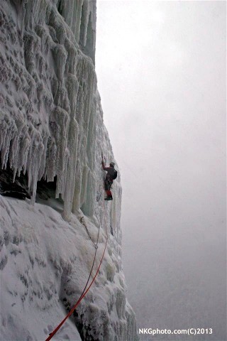 Nick out in space at the beginning of the 3rd pitch