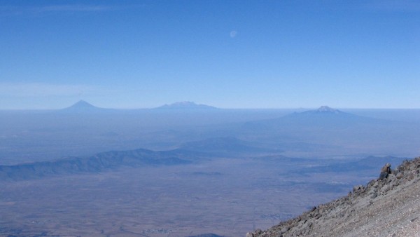 mars? or looking west towards popo, itza and, iirc, la malinche