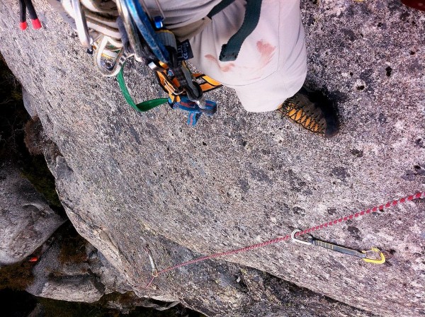 hmmmm...a fair way up above a ladder of ring-nasties. thats my drybag ...