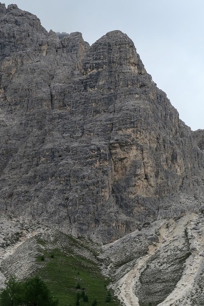 Punta Col de Varda, Comici NW corner